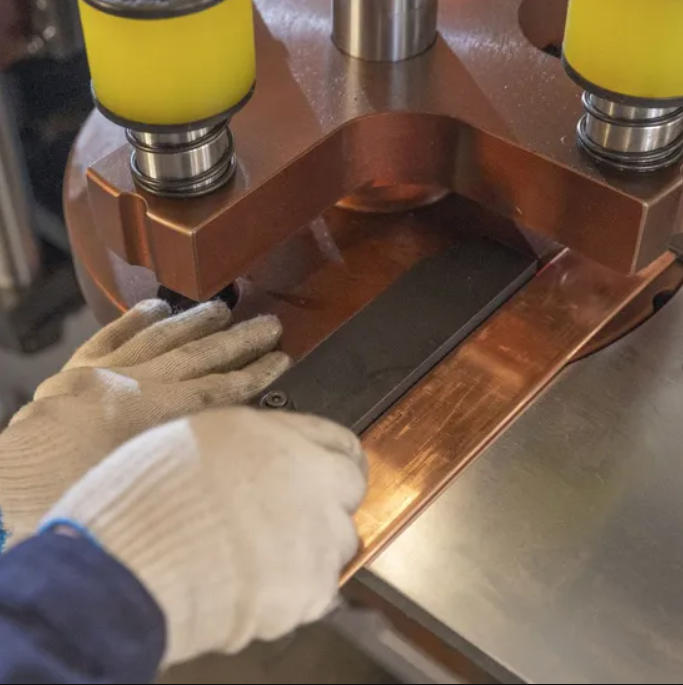 Machine de fabrication de barres cuivre/aluminium de haute qualité